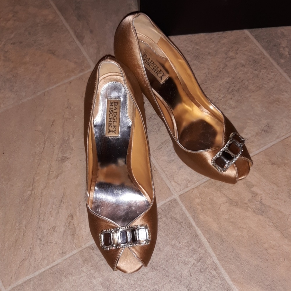 Badgley Mischka pump.